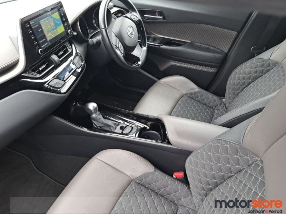 Toyota C-HR 1.8 HYBRID SOL TOP SPEC