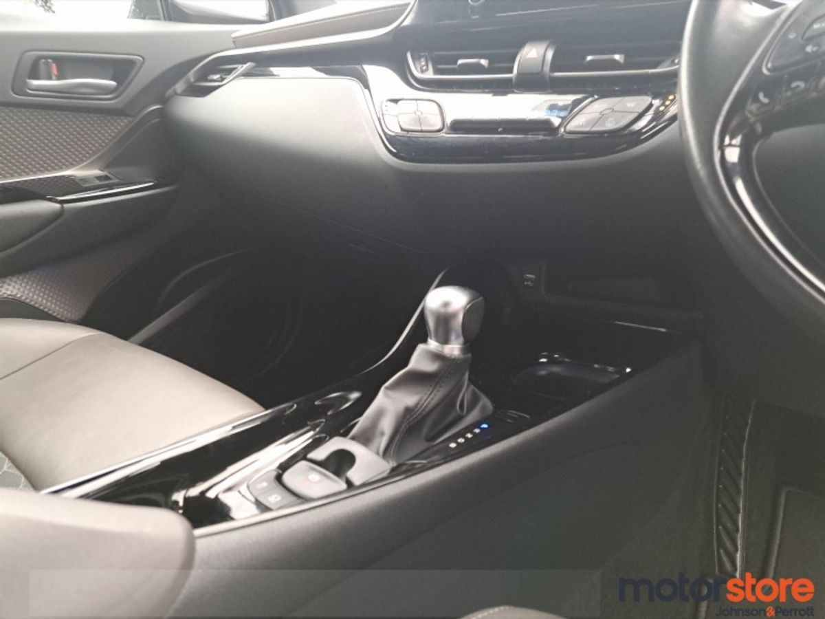 Toyota C-HR 1.8 HYBRID SOL TOP SPEC