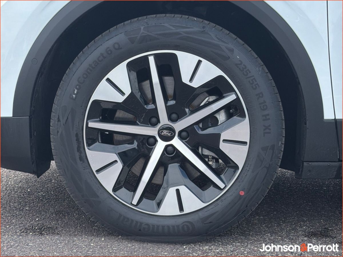 Ford Explorer Select 77kwh Commercial