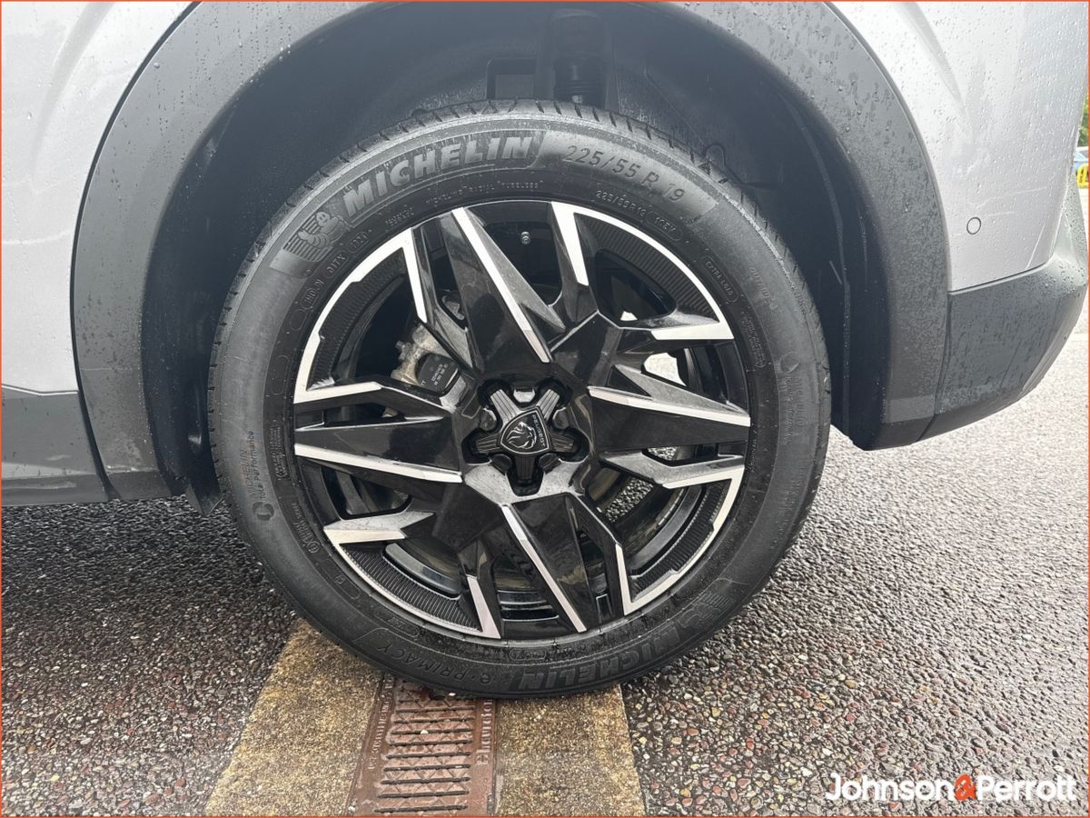 Peugeot 3008 Allure 1.2 Hybrid I LOW MILEAGE