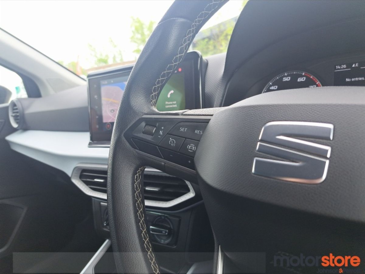 SEAT Arona SE+ 1.0TSI Manual I LOW MILEAGE
