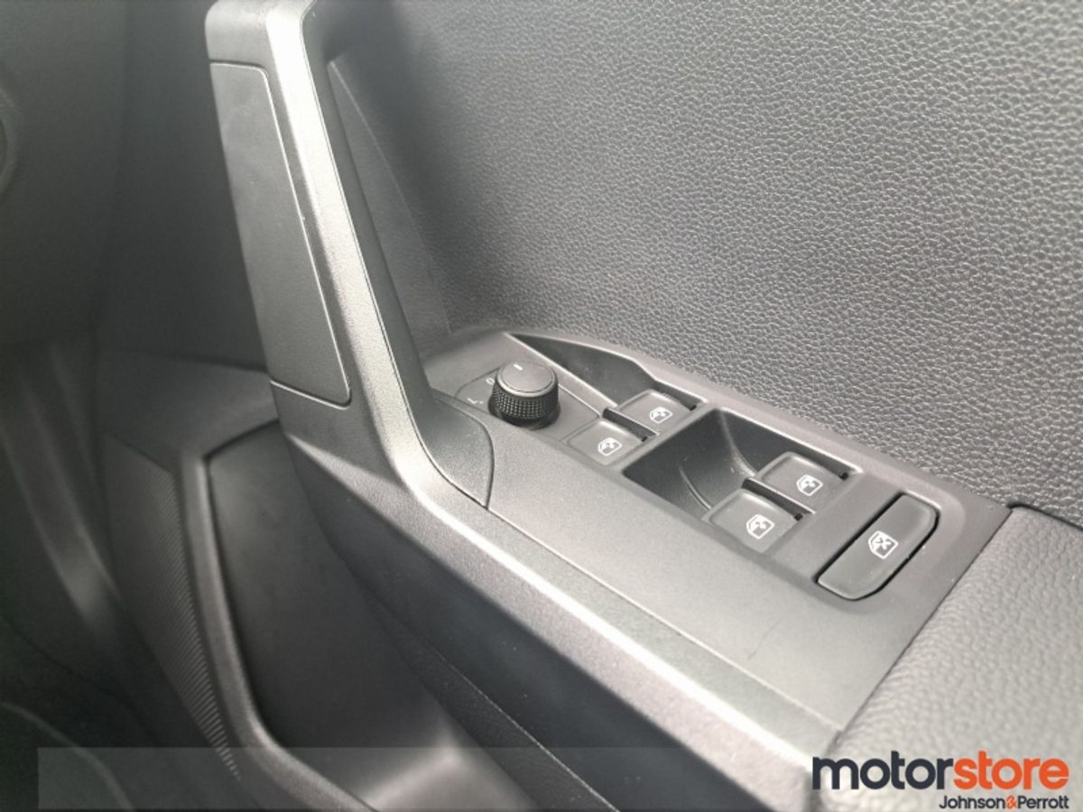SEAT Arona SE+ 1.0TSI Manual I LOW MILEAGE