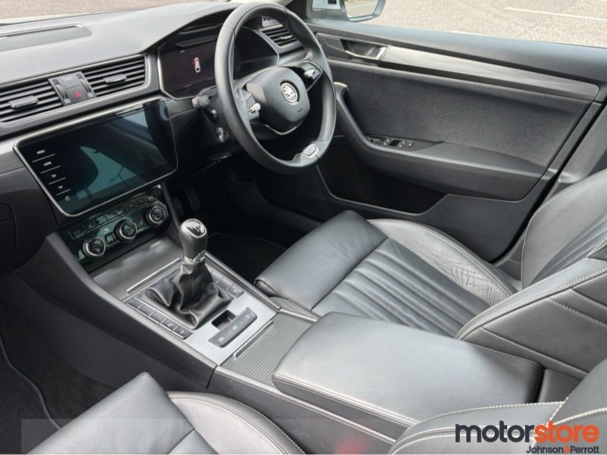Skoda Superb Style 2.0 Diesel AUTO I LOW MILEAGE! 
