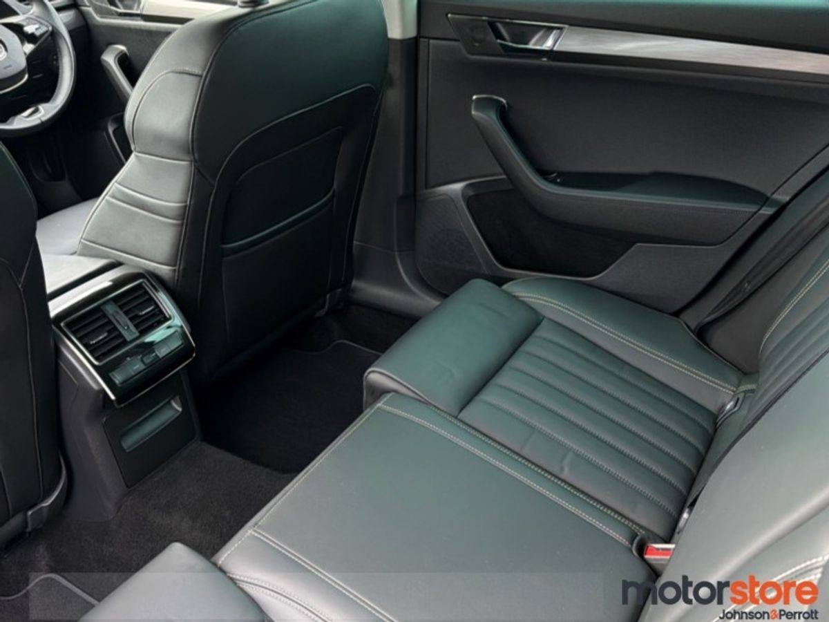 Skoda Superb Style 2.0 Diesel AUTO I LOW MILEAGE! 