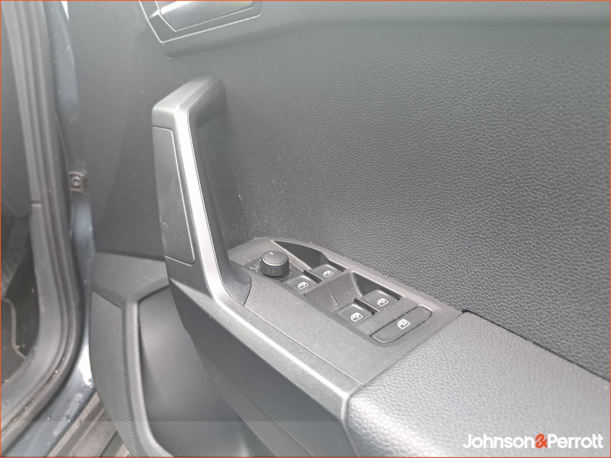 SEAT Arona SE+ 1.0TSI Manual I ONLY €68 PER WEEK
