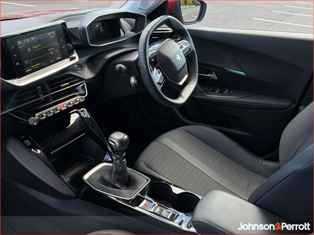 Peugeot 2008 Allure 1.2 Petrol I TINY MILEAGE