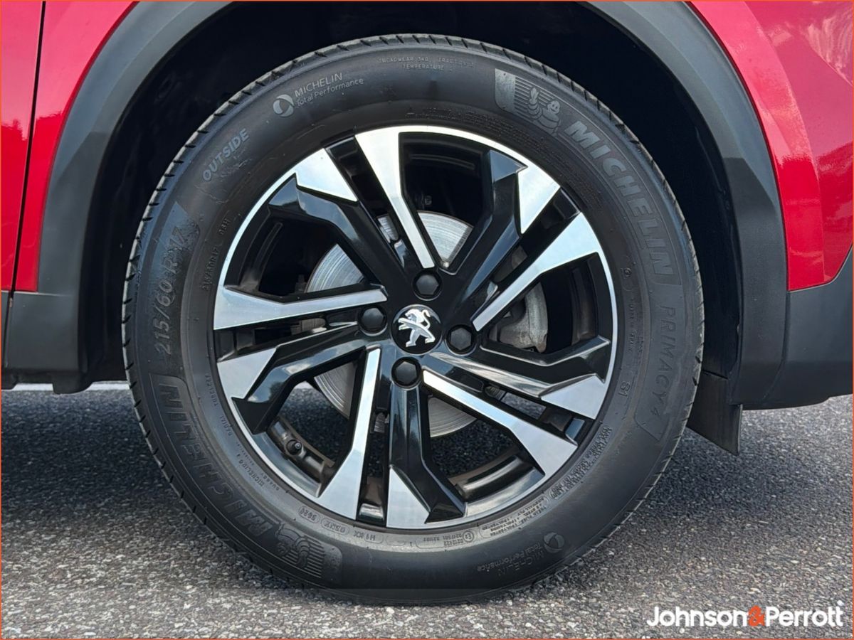 Peugeot 2008 Allure 1.2 Petrol I TINY MILEAGE
