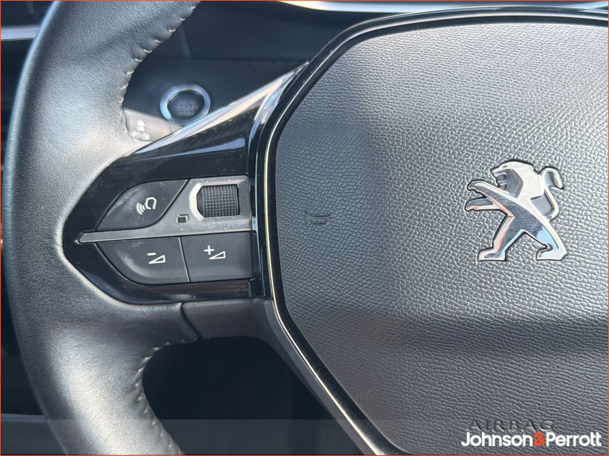 Peugeot 2008 Allure 1.2 Petrol I TINY MILEAGE