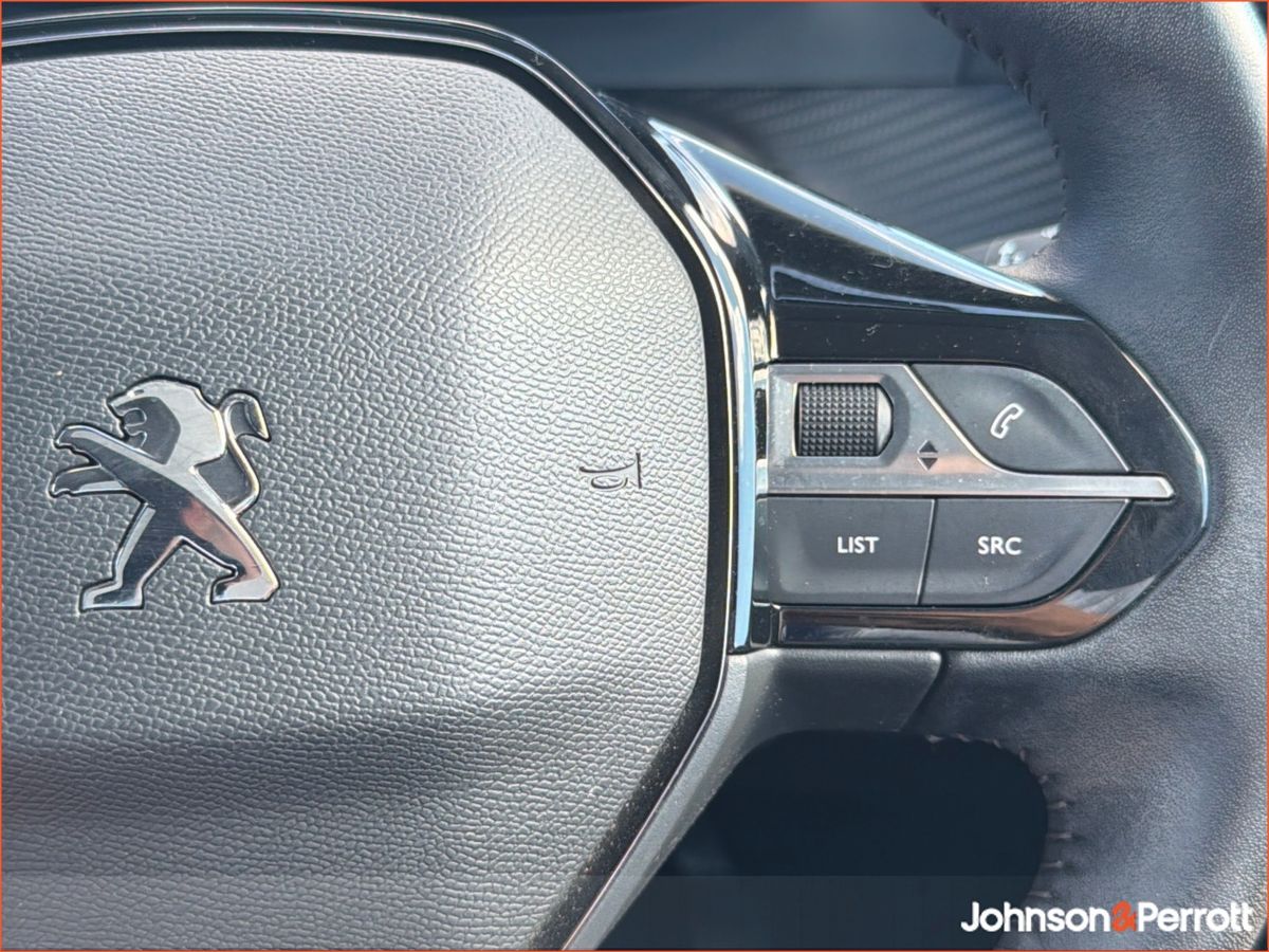 Peugeot 2008 Allure 1.2 Petrol I TINY MILEAGE