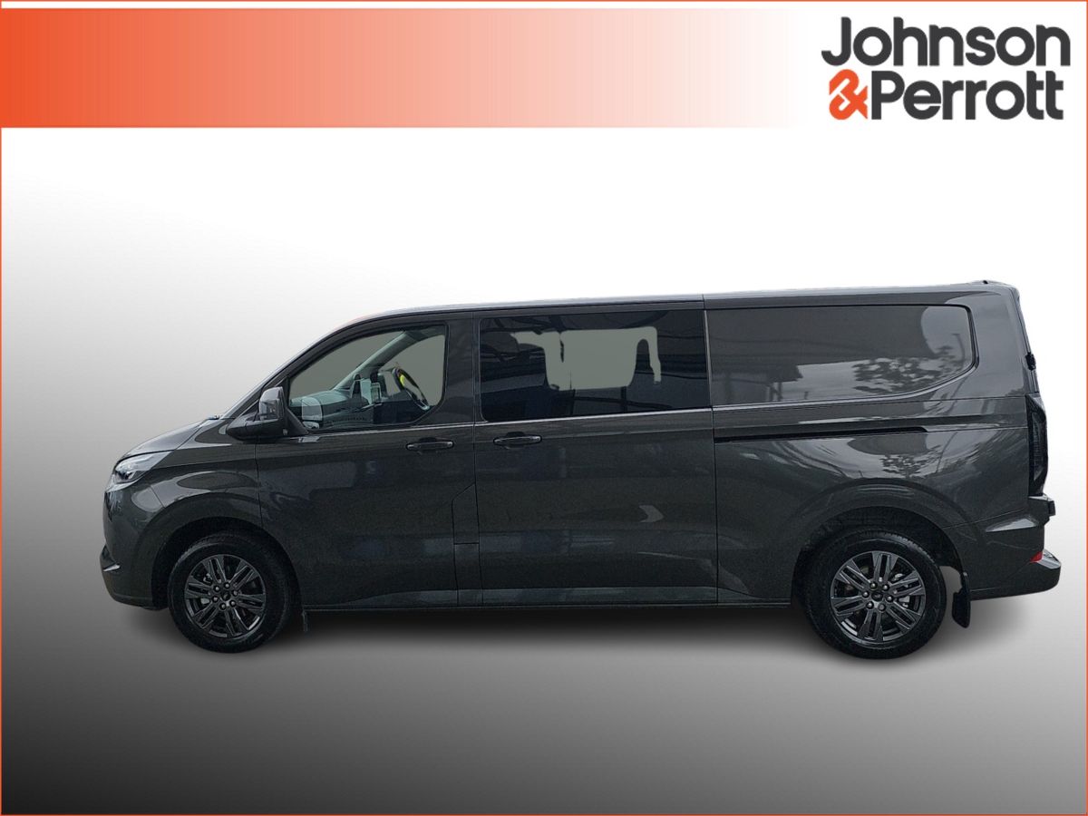 Ford Tourneo Custom Limited PHEV Long Wheelbase