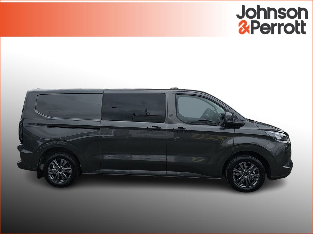Ford Tourneo Custom Limited PHEV Long Wheelbase
