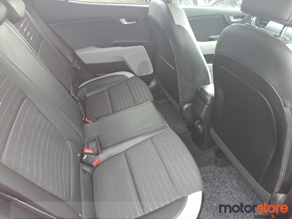 Kia Stonic 1.0 MHEV K3 AUTOMATIC **TINY MILEAGE / HUGE SPEC**