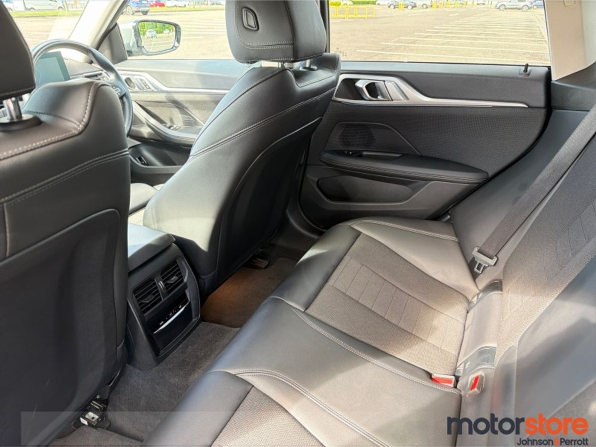 BMW i4 eDrive40 Sport HUGE SPEC