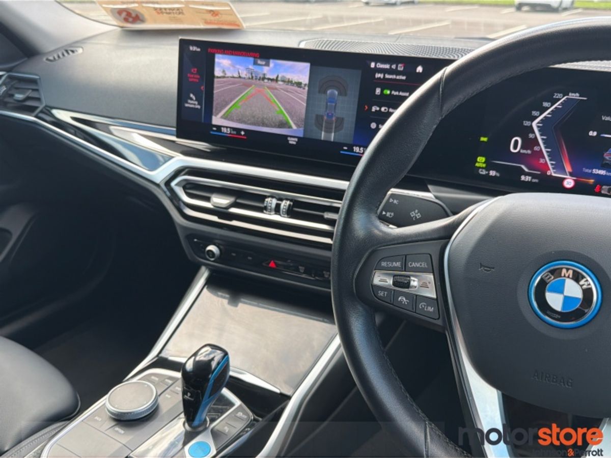 BMW i4 eDrive40 Sport HUGE SPEC