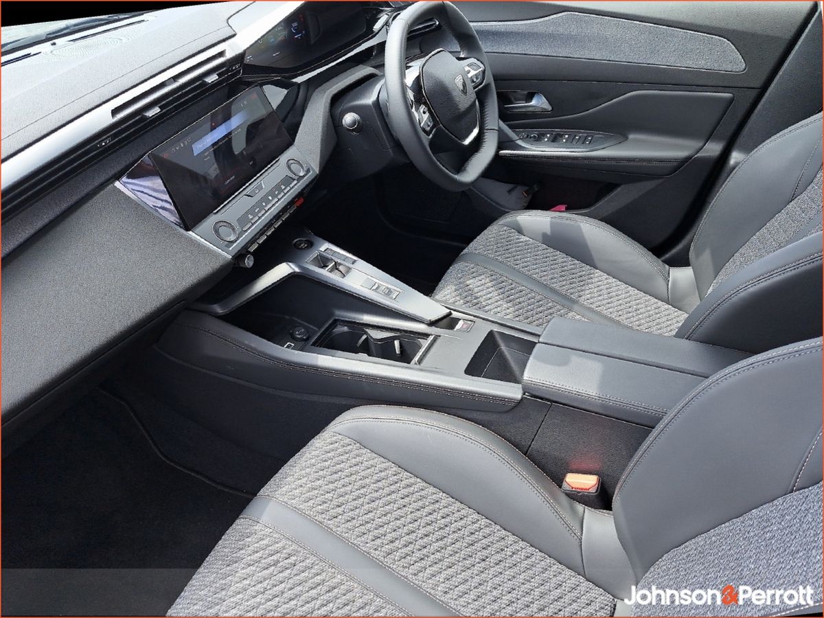Peugeot 308 *DEMO* 1.2 MHEV 145BHP e-DCS6 Allure