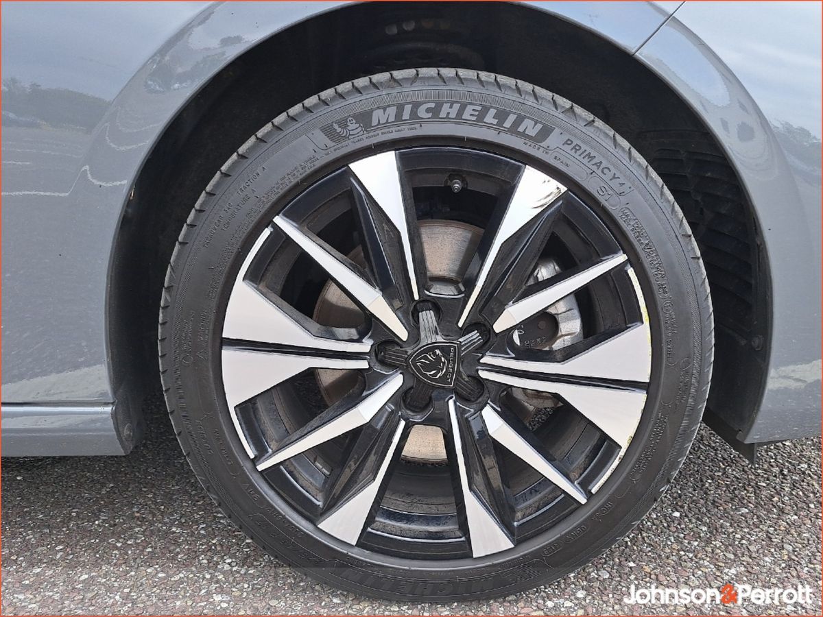 Peugeot 308 *DEMO* 1.2 MHEV 145BHP e-DCS6 Allure