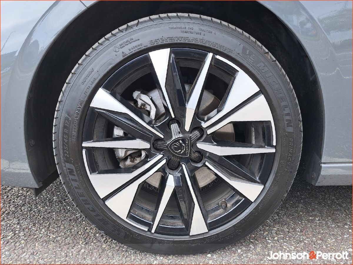 Peugeot 308 *DEMO* 1.2 MHEV 145BHP e-DCS6 Allure