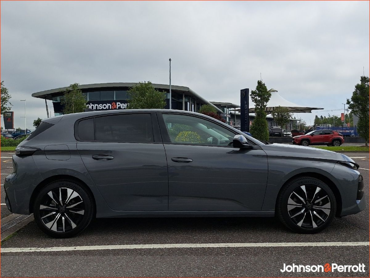 Peugeot 308 *DEMO* 1.2 MHEV 145BHP e-DCS6 Allure