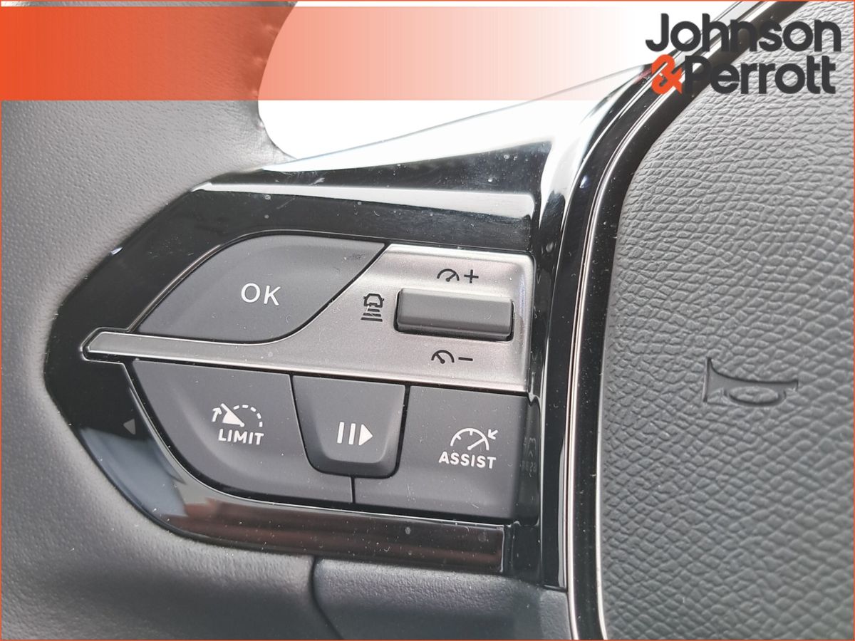 Peugeot 308 *DEMO* 1.2 MHEV 145BHP e-DCS6 Allure