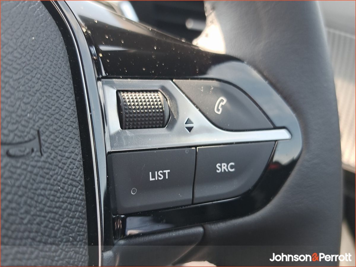 Peugeot 2008 *DEMO* HYBRID 145BHP e-DCS6 Allure