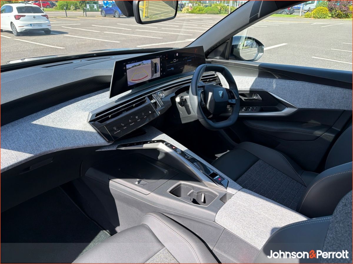 Peugeot 5008 *DEMO* BEV 73kwh 210hp Allure