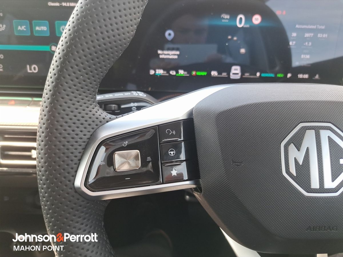 MG HS HUGE SAVINGS Plug-in Hybrid Exclusive **TOP SPEC / EX DEMO**
