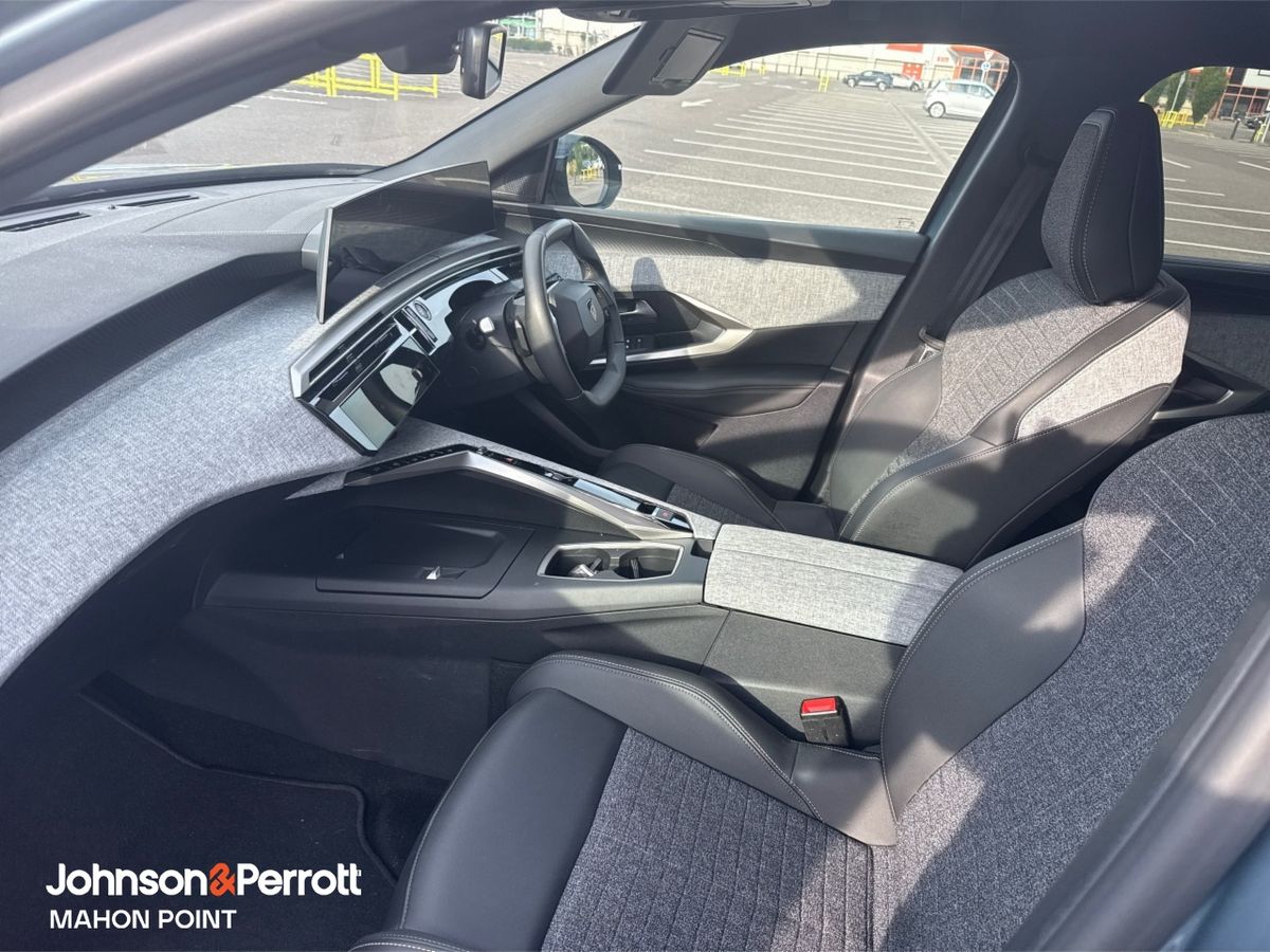 Peugeot 5008 1.2 MHEV 145bhp E-DCS6 Allure