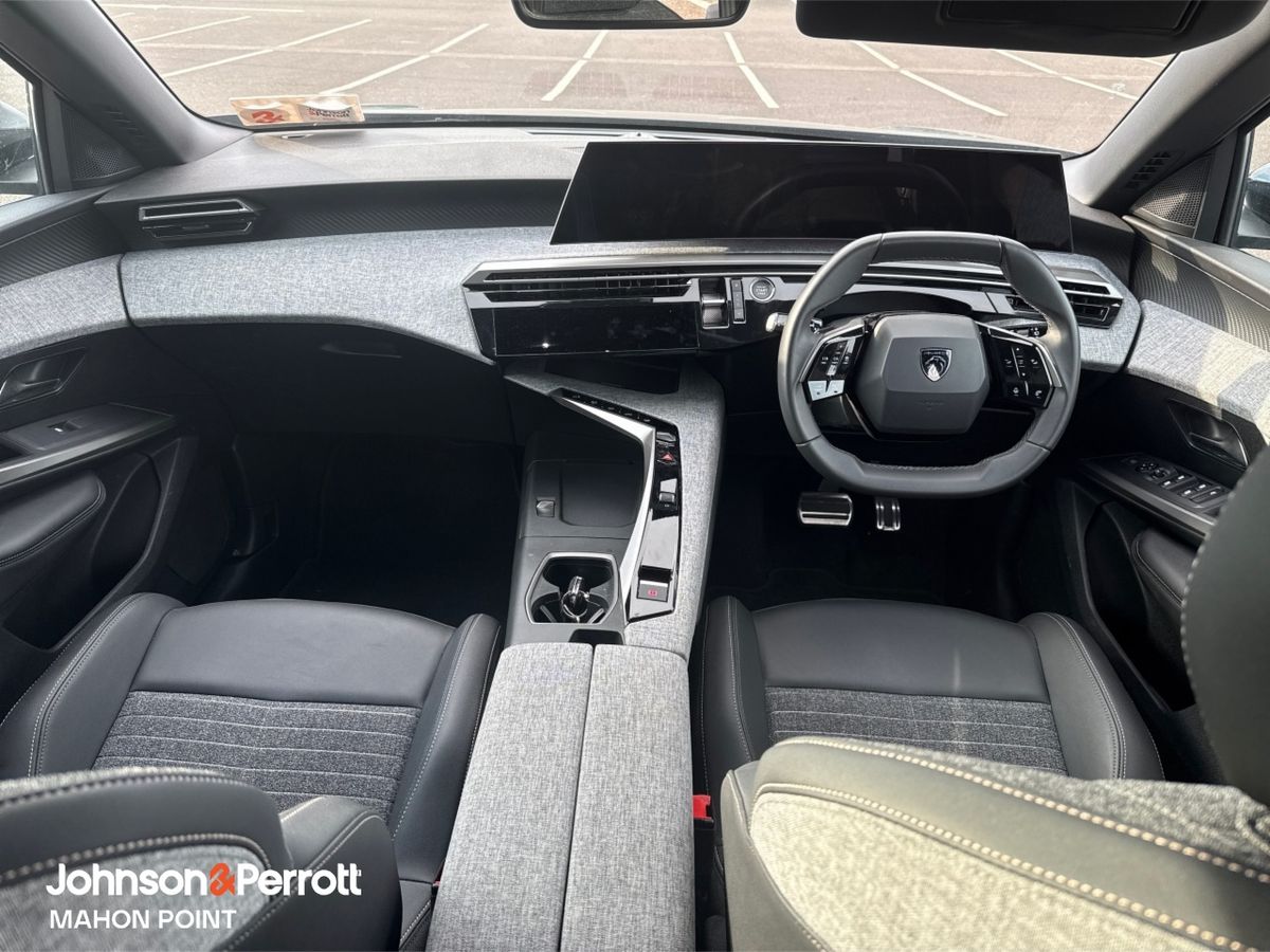 Peugeot 5008 1.2 MHEV 145bhp E-DCS6 Allure