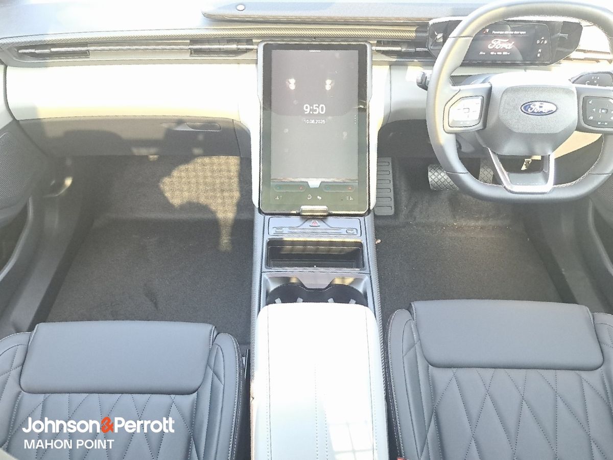Ford Explorer Premium 77kwh Commercial