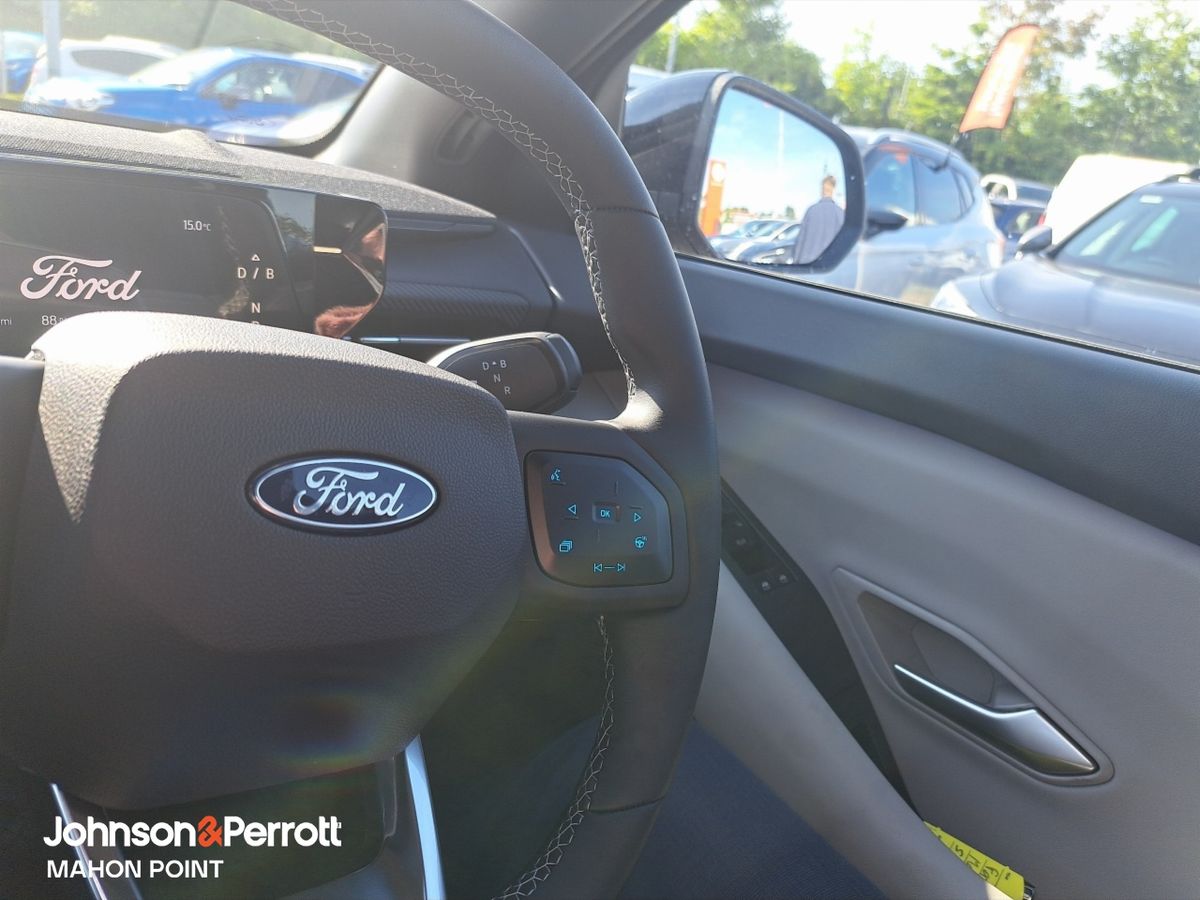 Ford Explorer Premium 77kwh Commercial