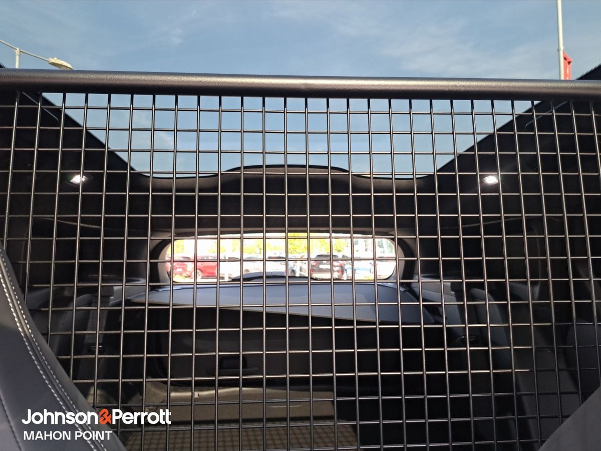 Ford Explorer Premium 77kwh Commercial