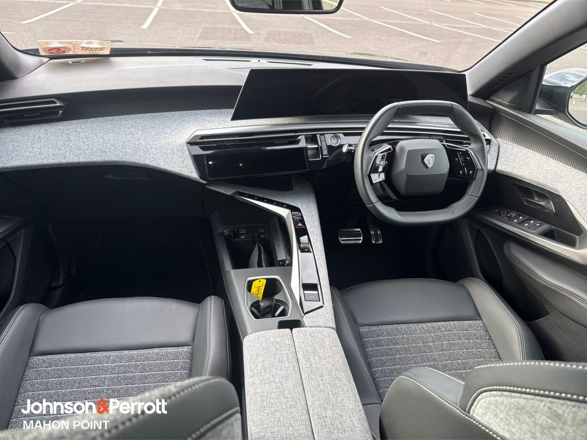Peugeot 5008 1.2 MHEV 145bhp E-DCS6 Allure