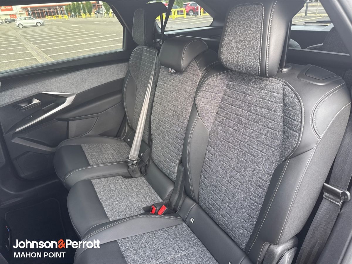 Peugeot 5008 1.2 MHEV 145bhp E-DCS6 Allure