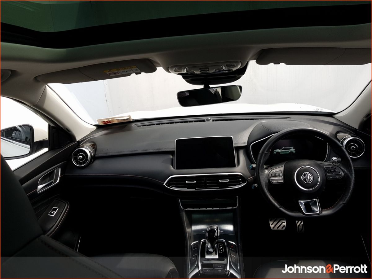 MG HS TOP SPEC WITH SUNROOF