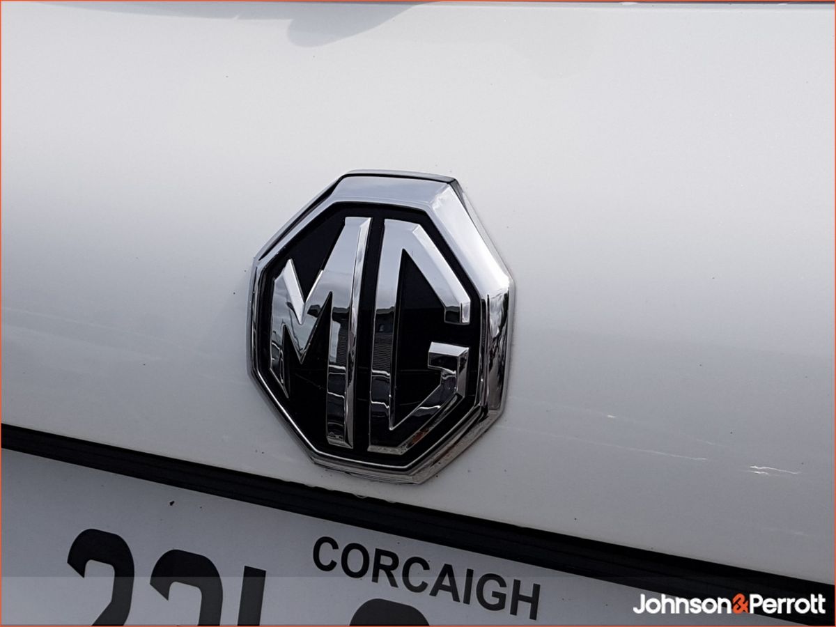 MG HS TOP SPEC WITH SUNROOF