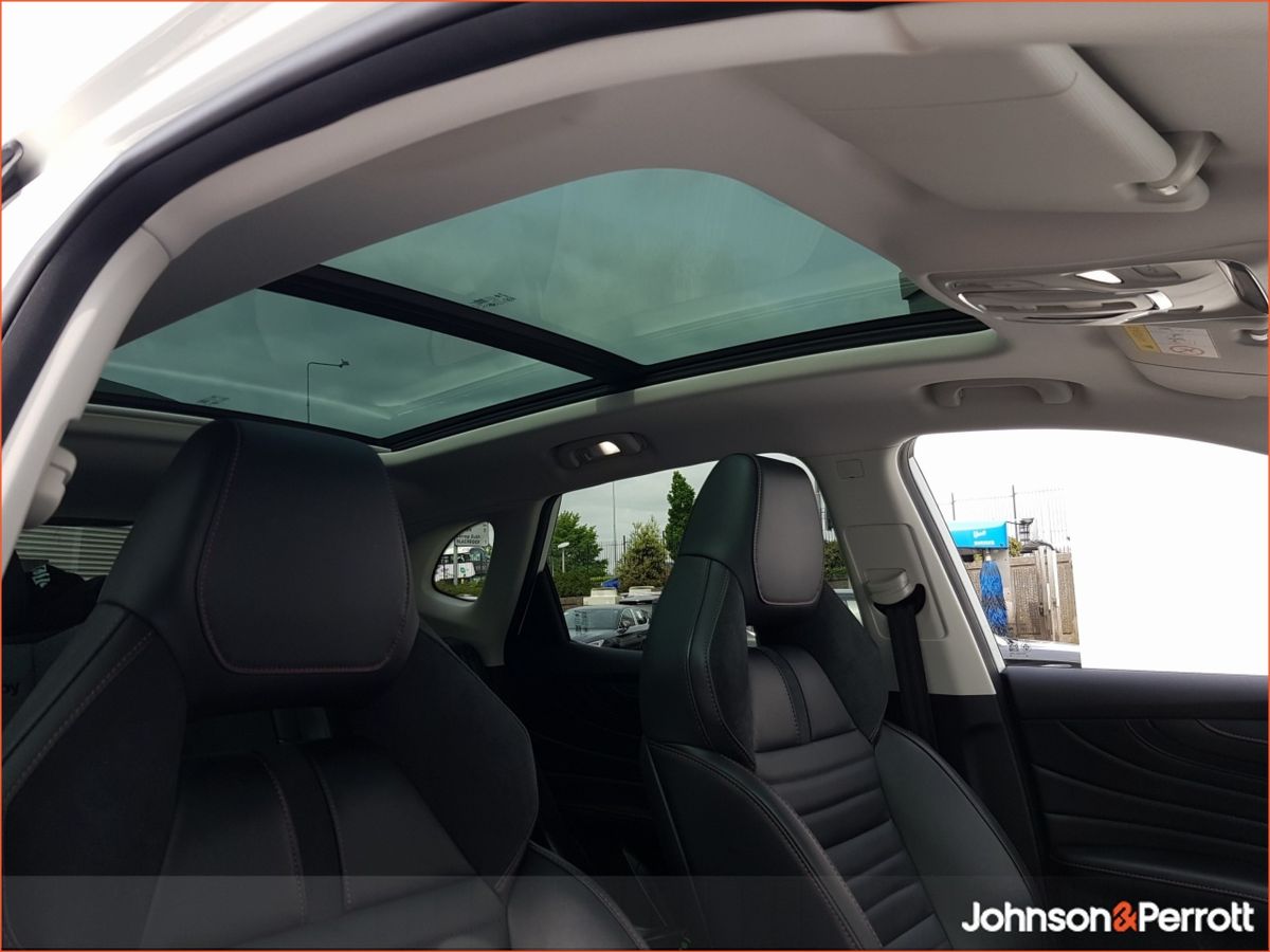 MG HS TOP SPEC WITH SUNROOF
