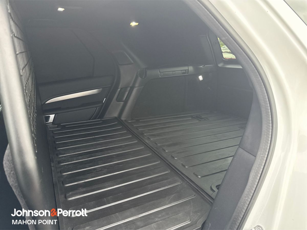 Land Rover Discovery Commercial 3.0 SD6 DYNAMIC (Price Excludes VAT)