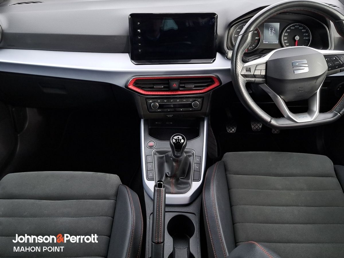 SEAT Arona 1.0TSI 110hp FR **HUGE SPEC**