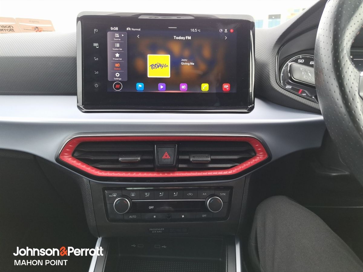 SEAT Arona 1.0TSI 110hp FR **HUGE SPEC**