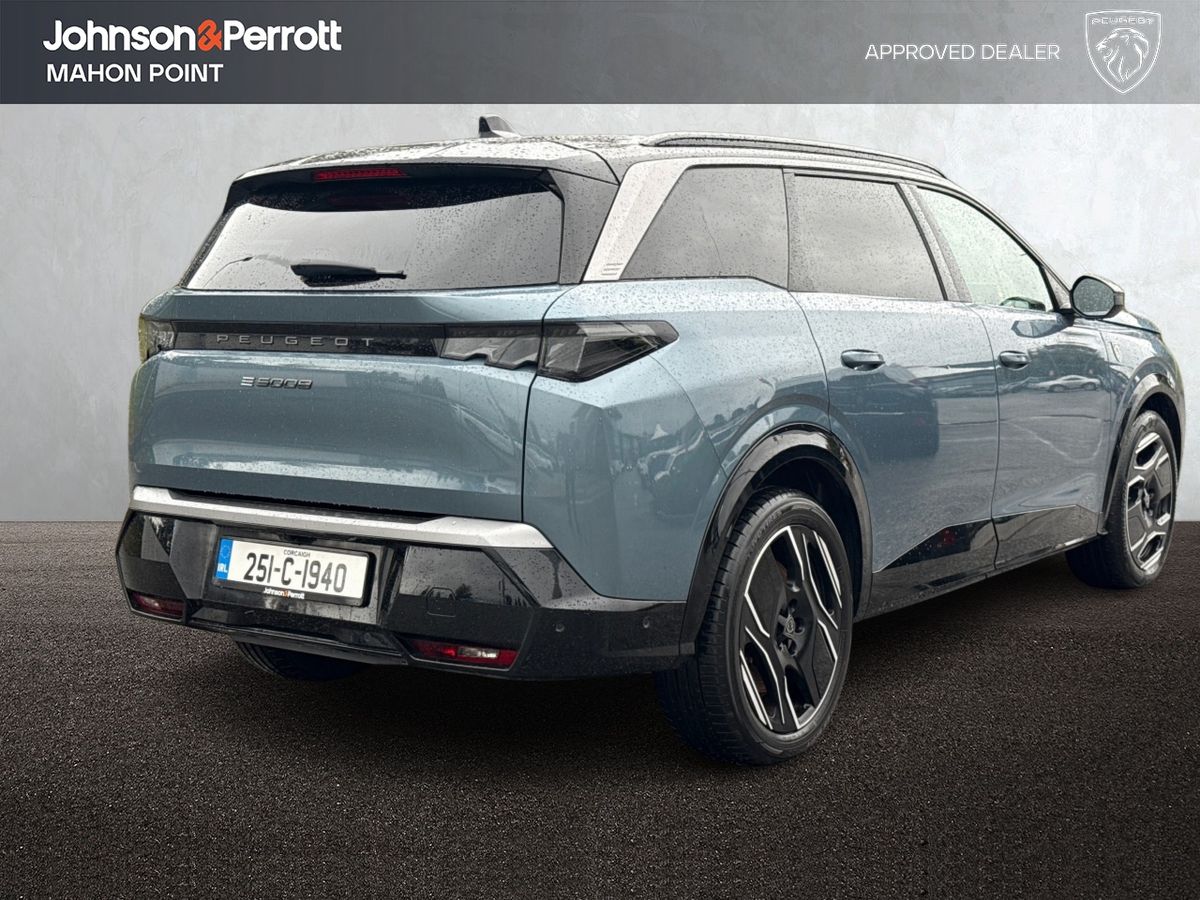 Peugeot 5008 BEV 73kwh 210hp GT