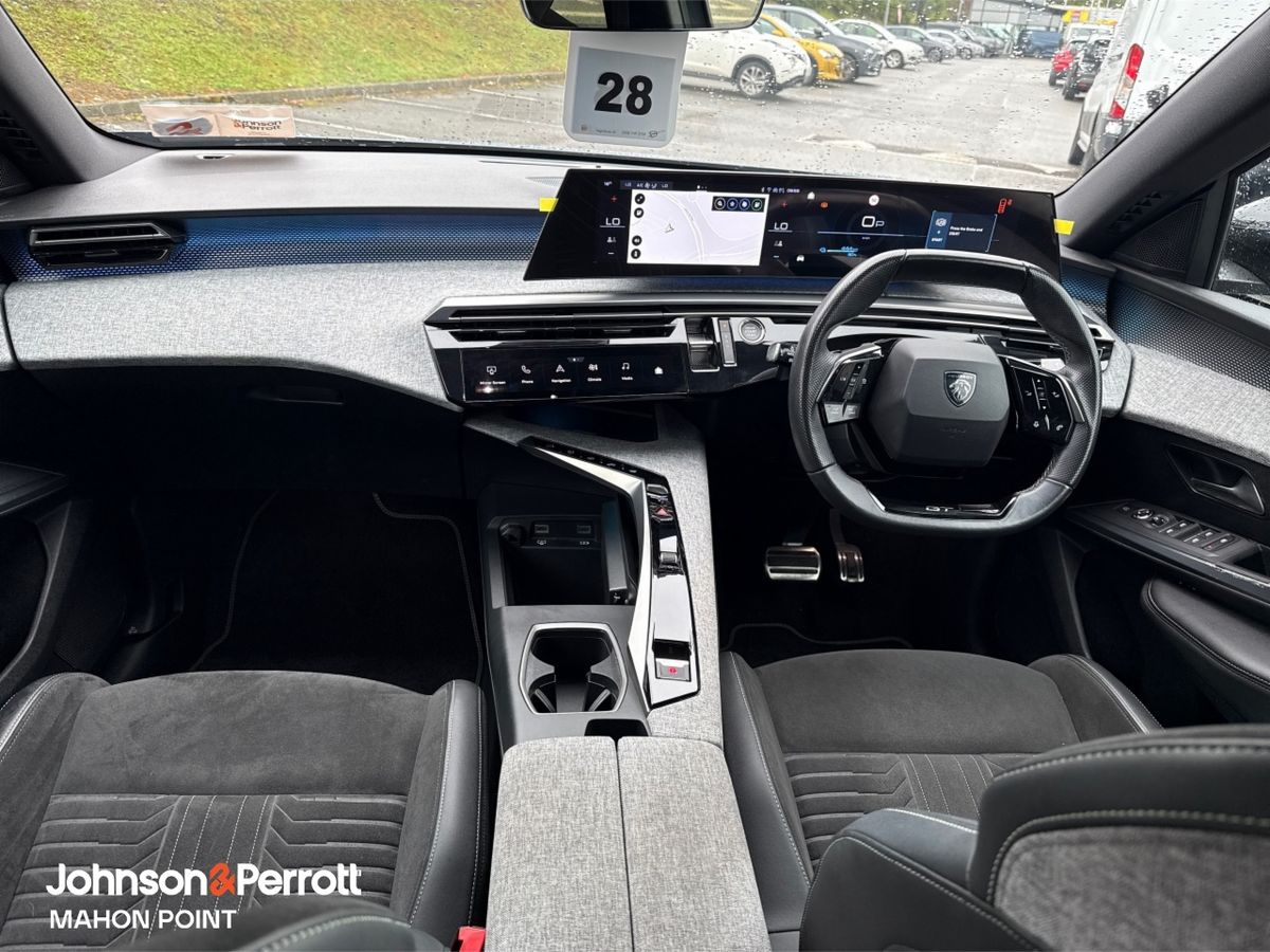 Peugeot 5008 BEV 73kwh 210hp GT