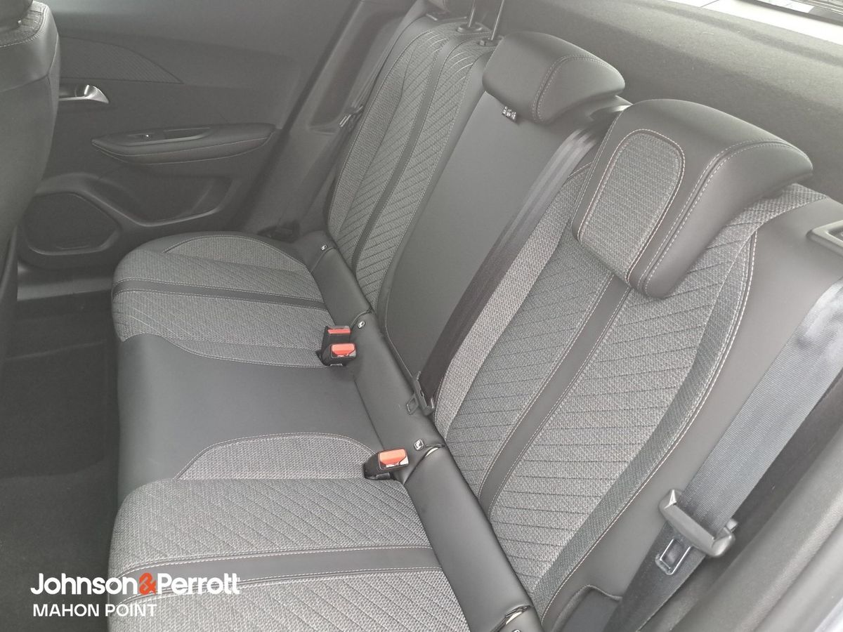 Peugeot 2008 HYBRID 110BHP e-DCS6 Allure