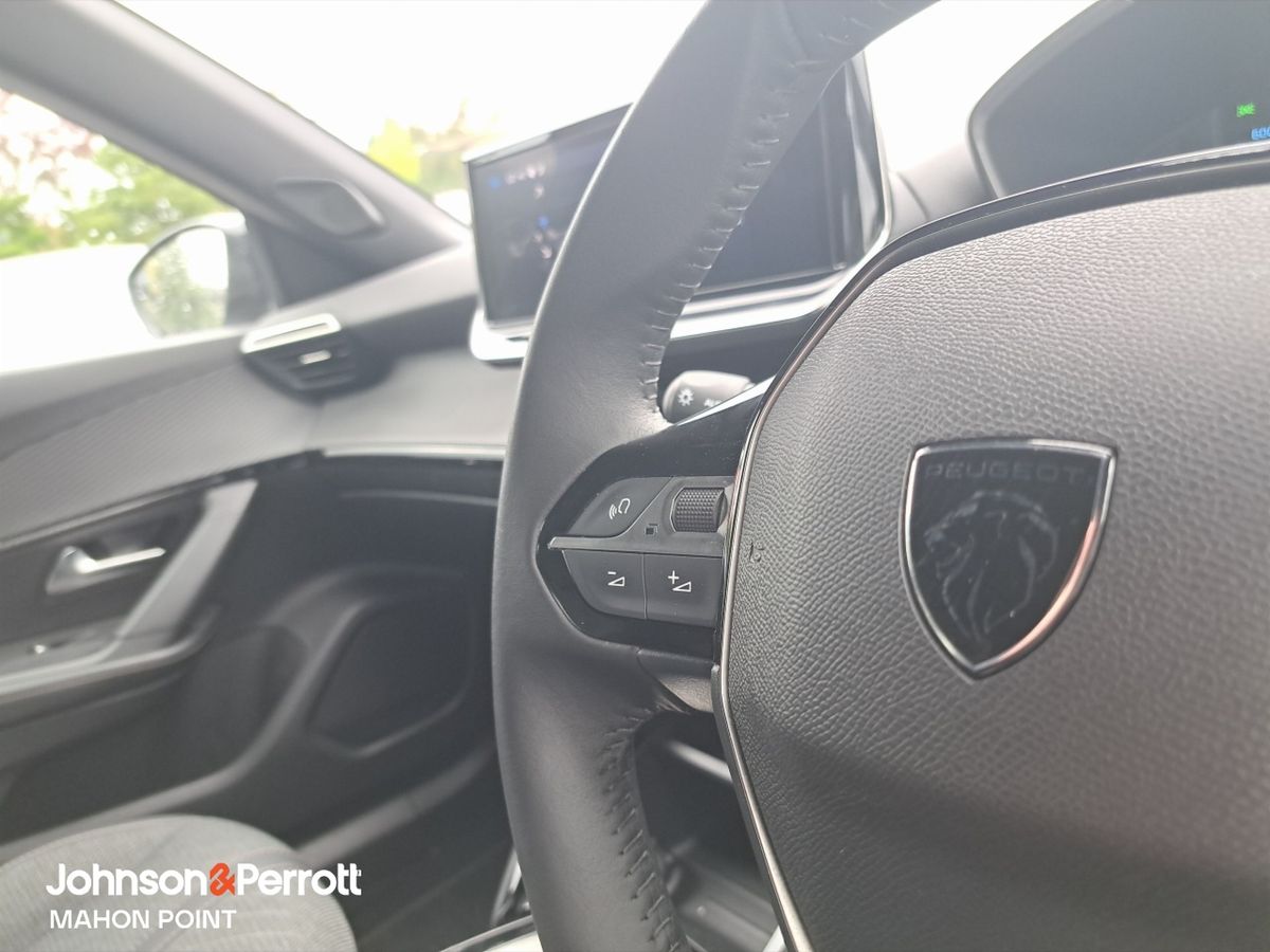 Peugeot 2008 HYBRID 110BHP e-DCS6 Allure