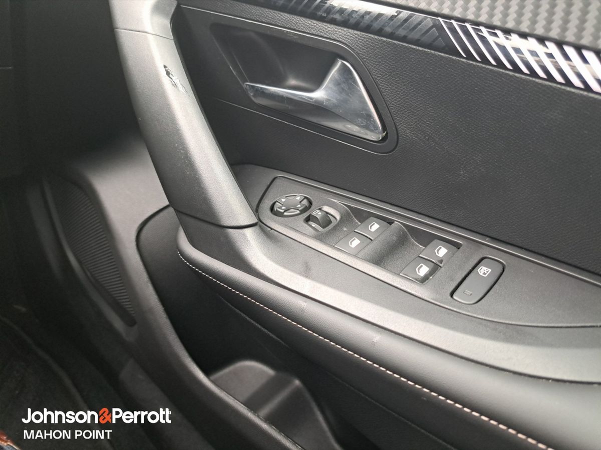 Peugeot 2008 HYBRID 110BHP e-DCS6 Allure