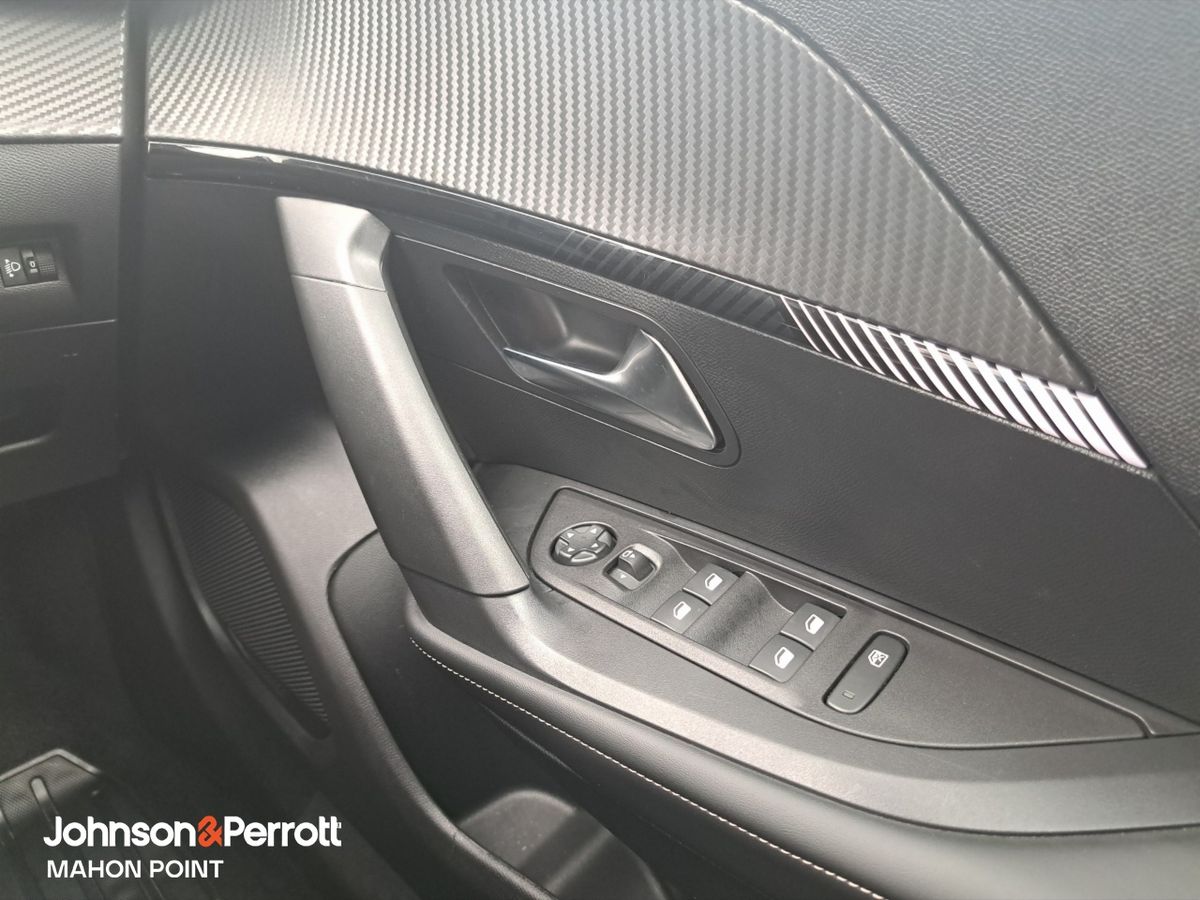 Peugeot 2008 HYBRID 110BHP e-DCS6 Allure