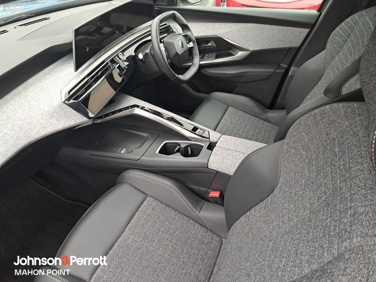 Peugeot 5008 1.2 MHEV 145bhp E-DCS6 Allure