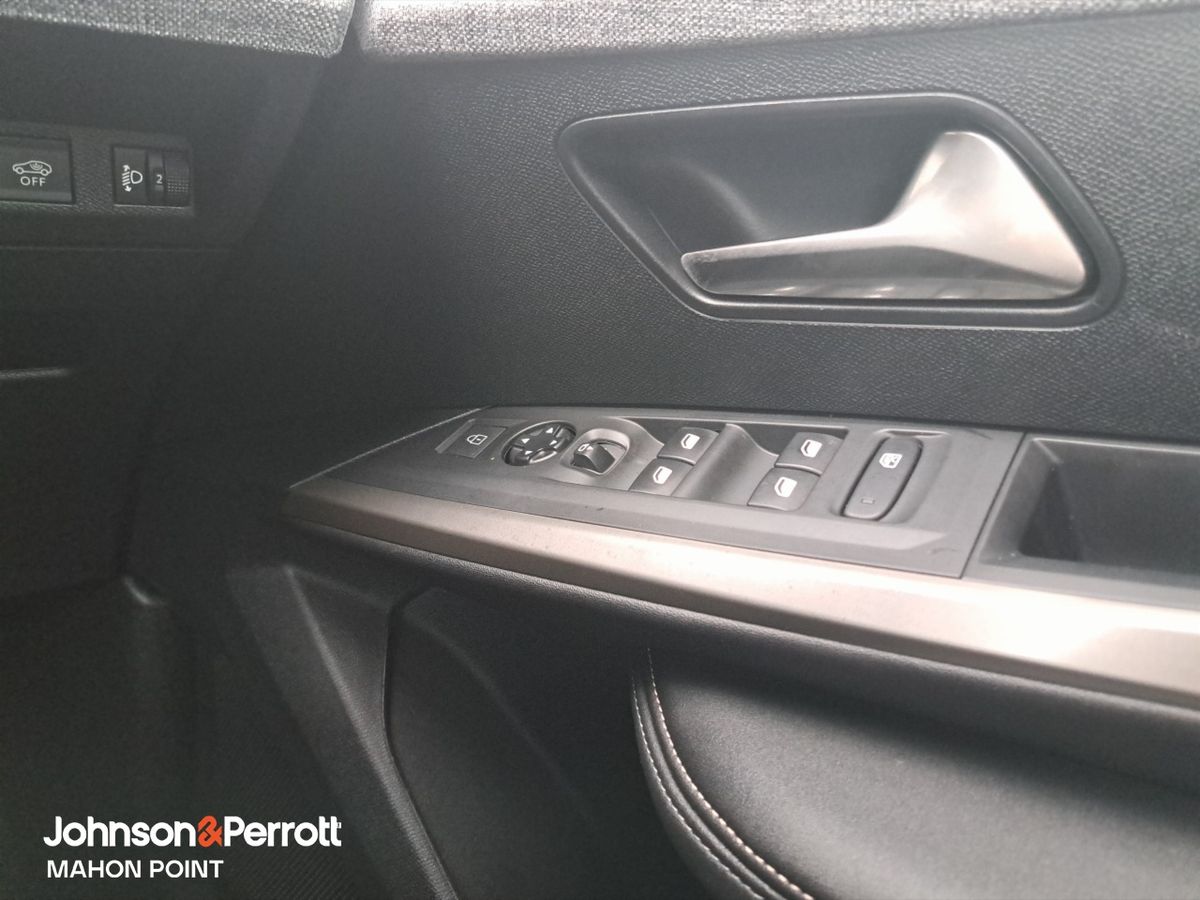 Peugeot 5008 1.2 MHEV 145bhp E-DCS6 Allure