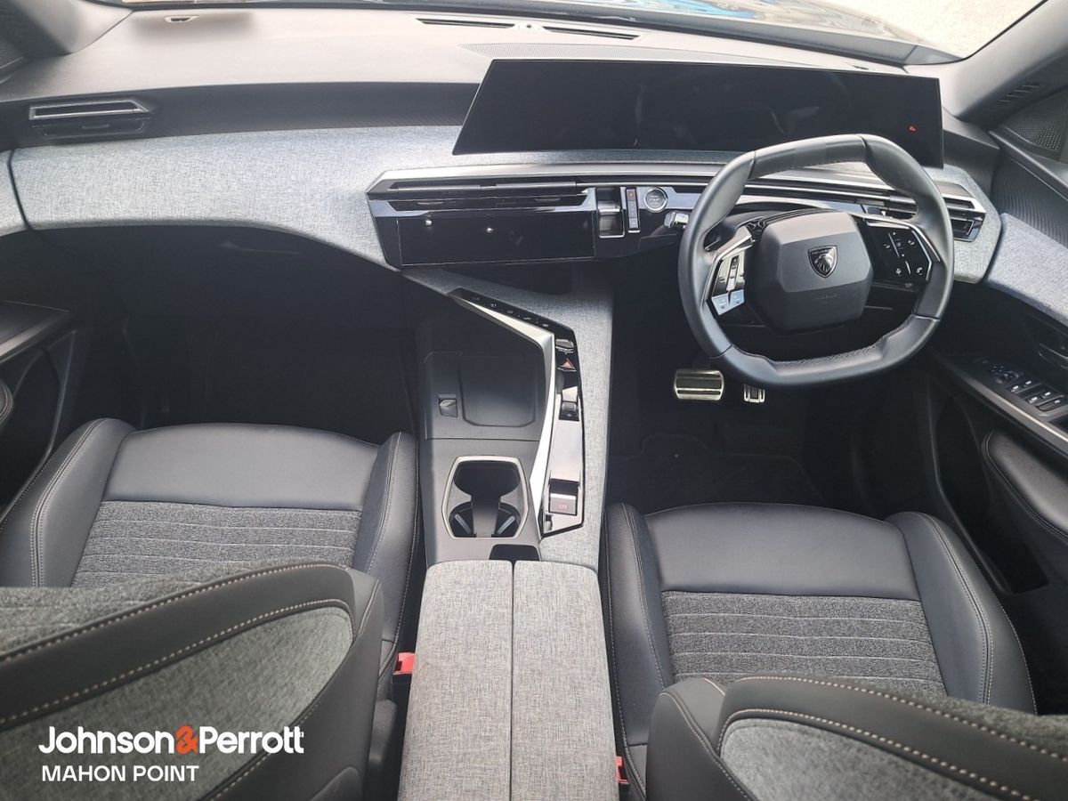 Peugeot 5008 1.2 MHEV 145bhp E-DCS6 Allure