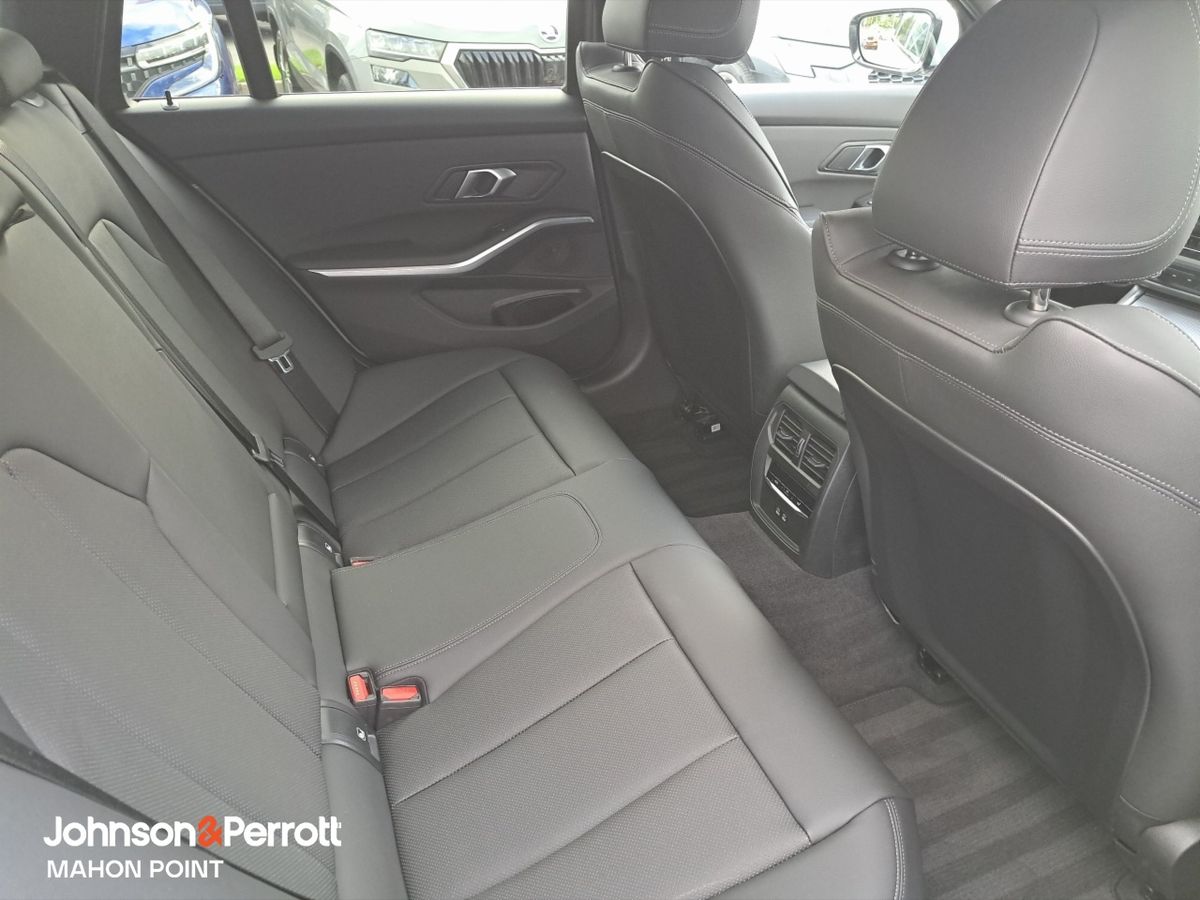 BMW 3-Series 330E TOURING M Sport Auto **ESTATE / HUGE SPEC**