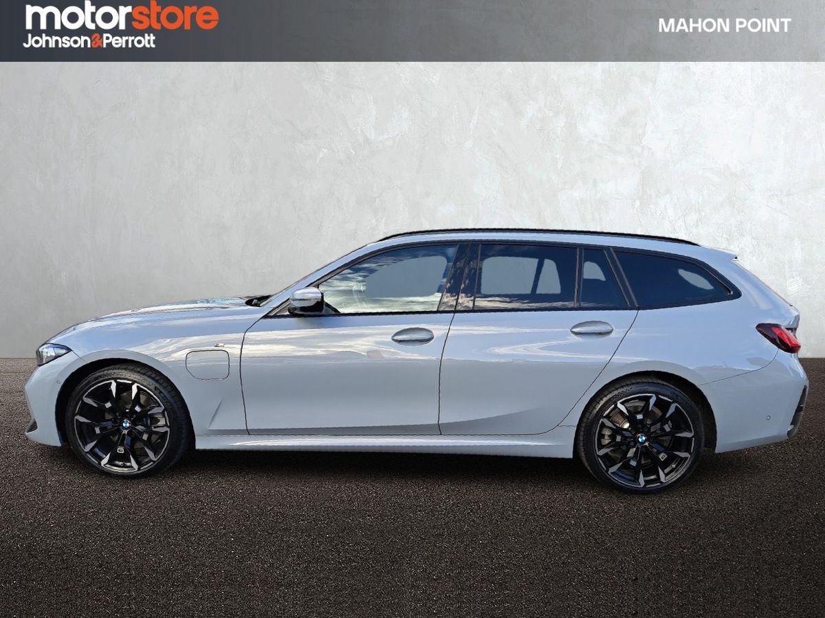 BMW 3-Series 330E TOURING M Sport Auto **ESTATE / HUGE SPEC**
